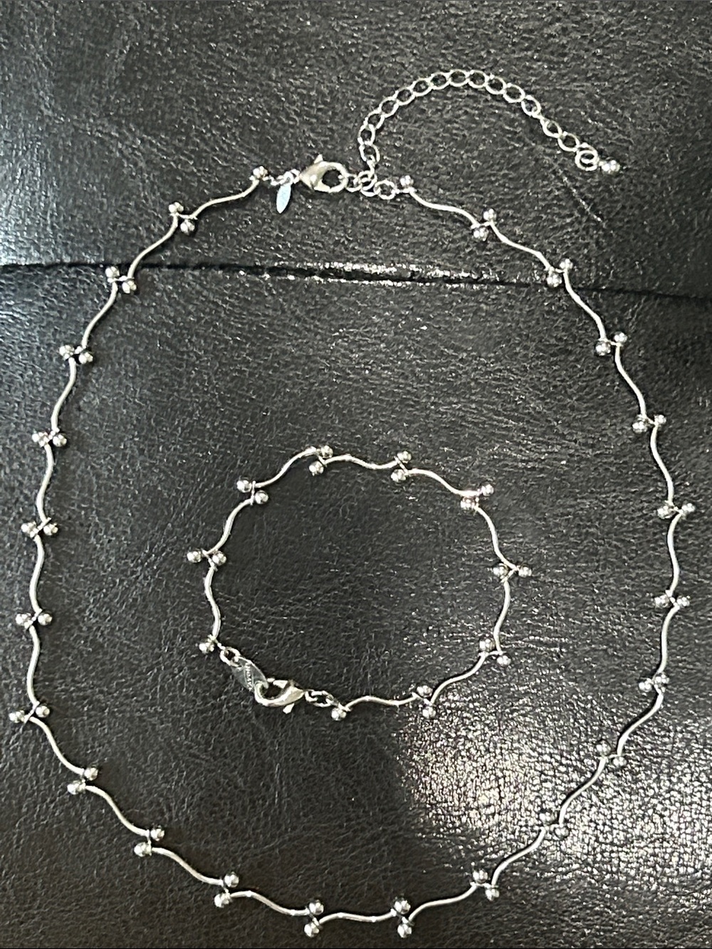 Avon Silver-Tone Wavy Bead Necklace and Bracelet Set - Shiny Silver Y2K